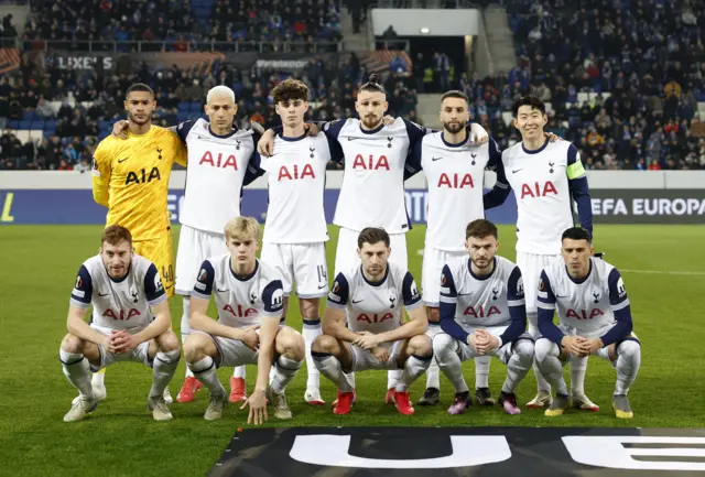 Tottenham players line up for their pre-match photo