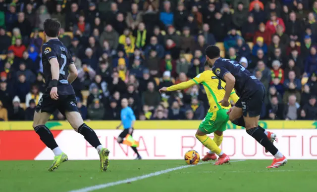 Lewis Dobbin of Norwich City scores