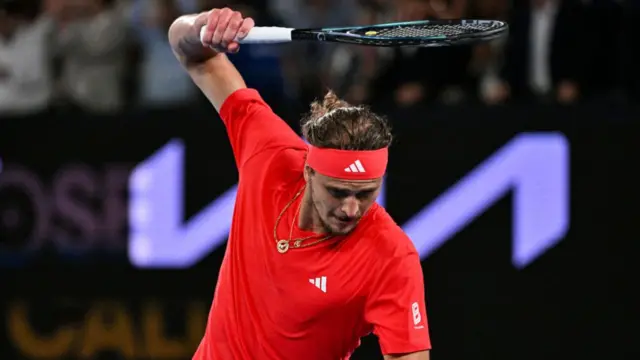 Alexander Zverev smashes his racquet