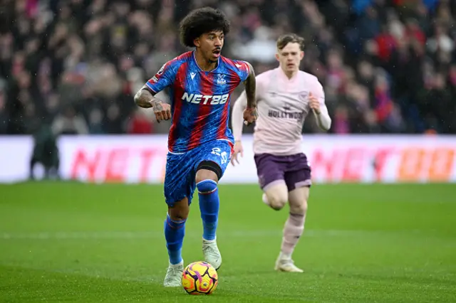 Chris Richards of Crystal Palace runs with the ball