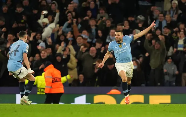 Mateo Kovacic celebrates