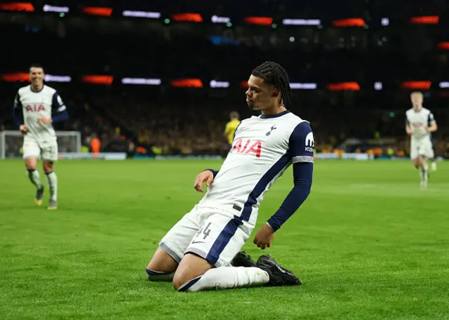 Dane Scarlett of Tottenham Hotspur celebrates