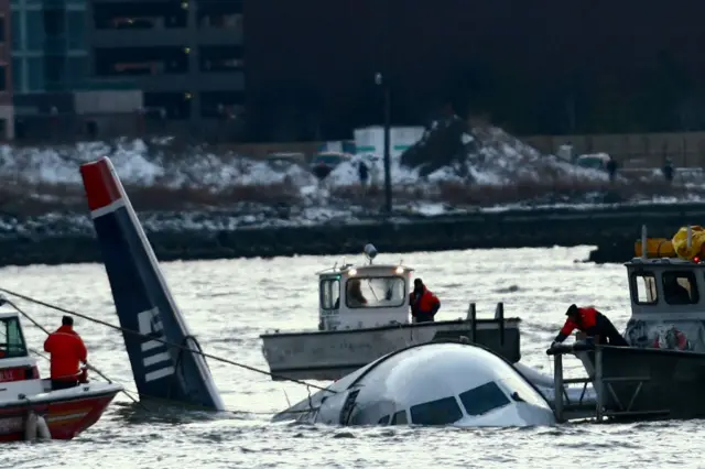 plane in hudson submerged