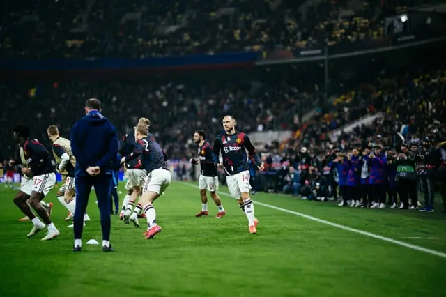 Christian Eriksen of Manchester United warms up