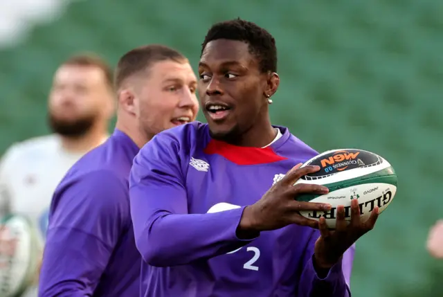 Maro Itoje in England training