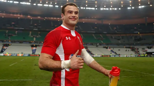 Jamie Roberts celebrates victory over France in the 2009 Six Nations