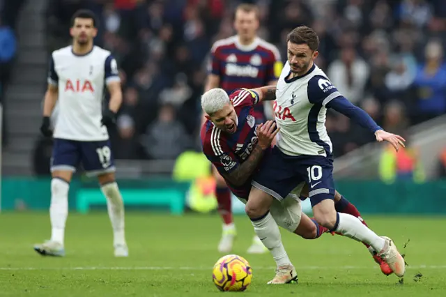 James Maddison (R) vies with Newcastle United's Brazilian midfielder #39 Bruno Guimaraes