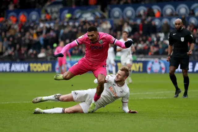 Harry Darling tackles Karlan Grant