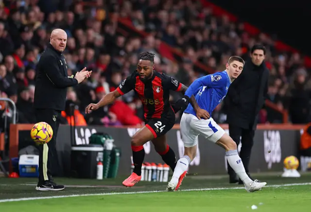 Antoine Semenyo of AFC Bournemouth is challenged by Vitaliy Mykolenko