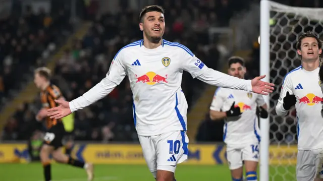 Joel Piroe celebrates scoring Leeds' third at Hull