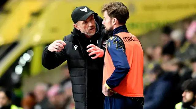 Gary Rowett gives instructions to Oxford United defender Hidde Ter Avest