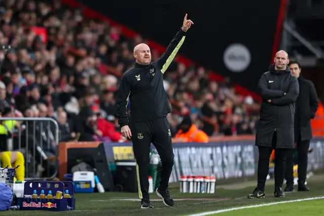 Sean Dyche of Everton gesture son the touchline