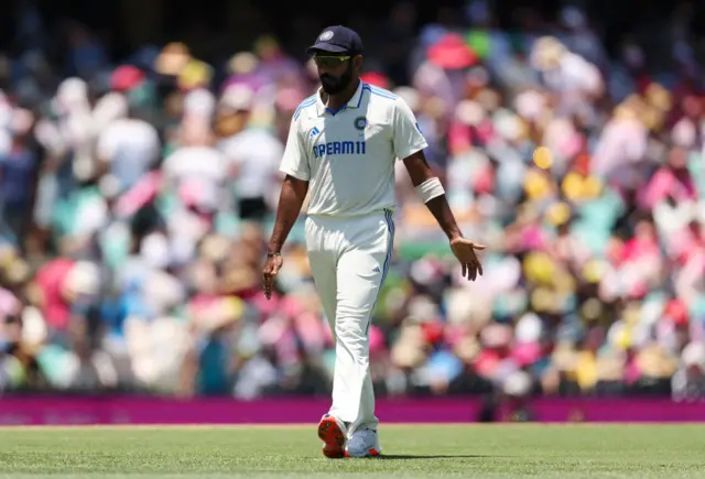 Jasprit Bumrah leaves the field at Sydney