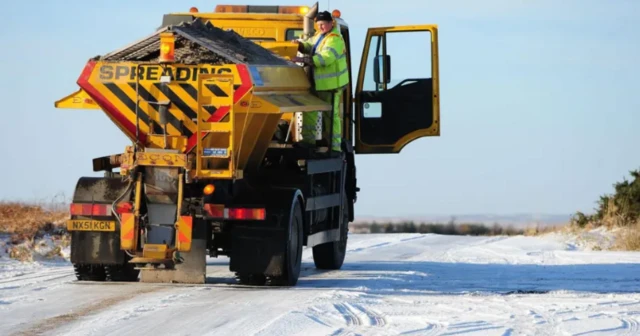 A gritting lorry on a snowy road