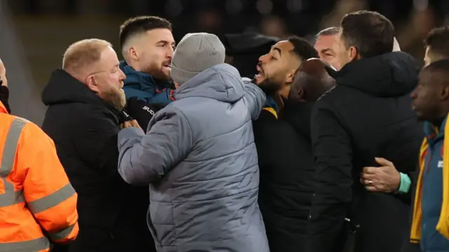 Matheus Cunha gets involved in a bust up with Ipswich Town staff