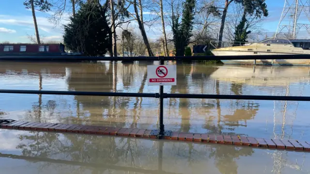 An image of flooded water in Barrow Upon Soar