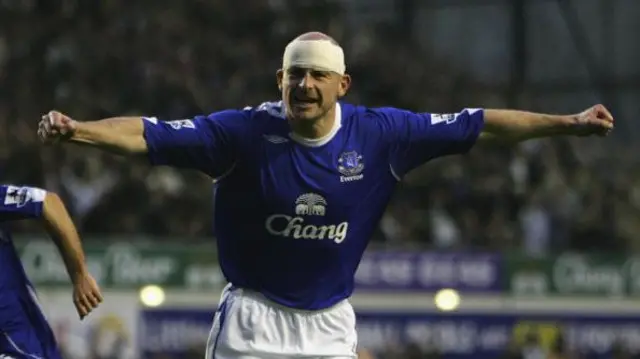 Lee Carsley of Everton celebrates