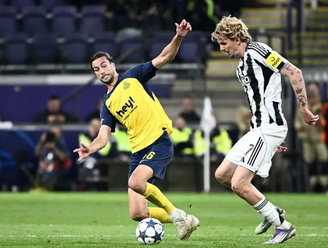 Nick Woltemade on the ball