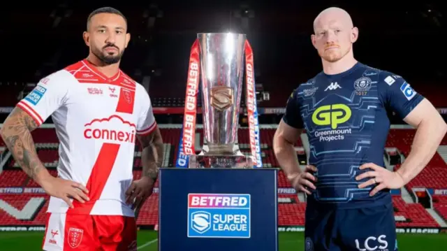 Hull KR and Wigan players ahead with the Super League trophy