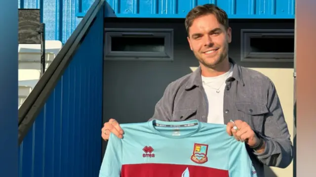 Love Island star Harry Cooksley plays for Farnham Town Football Club
