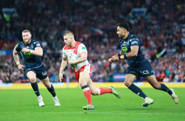 Mikey Lewis scores for Hull KR against Wigan