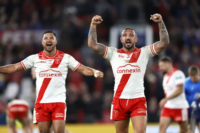 Hull KR's Elliot Minchella (right) celebrates victory following the Betfred Super League Grand Final