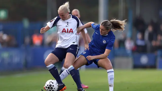 Spurs v Chelsea action