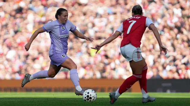 Arsenal v Brighton action