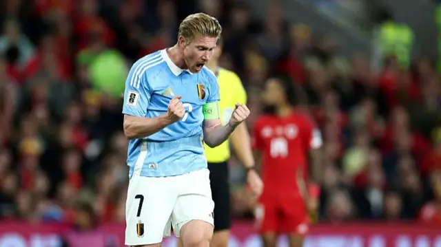 De Bruyne celebrates