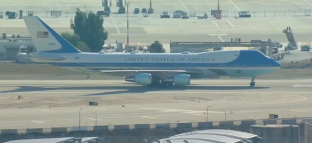 President's plane lands in Tel Aviv
