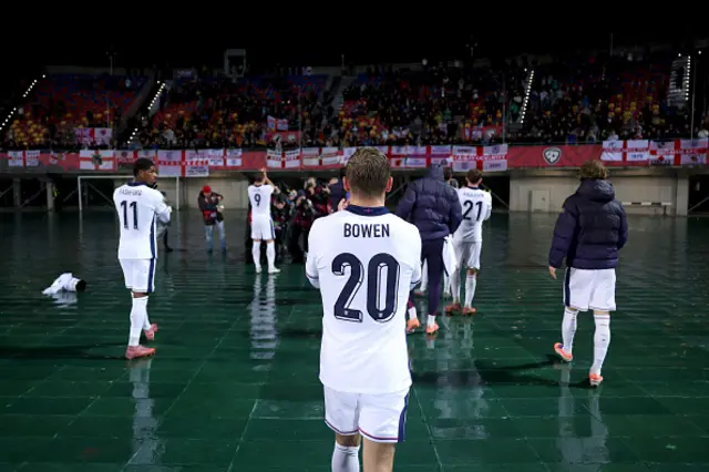 Jarrod Bowen and teammates of England acknowledge the fans