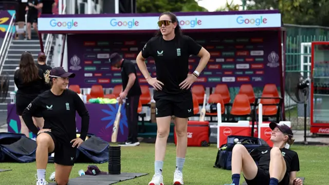 Alice Capsey, Em Arlott and Charlie Dean of England