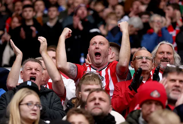 Sunderland fan cheering