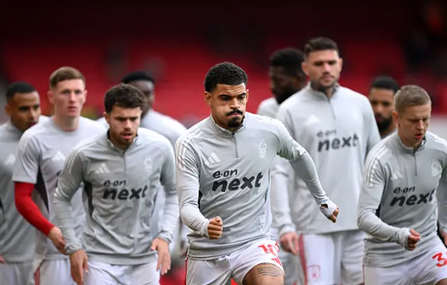 Morgan Gibbs-White of Nottingham Forest warms up