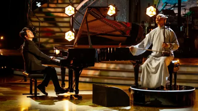 Pianist Lang Lang and a man playing Erhu in strictly come dancing