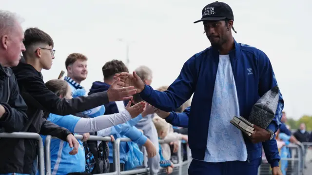 Coventry players arrive