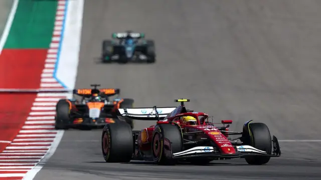 Hamilton ahead of Piastri