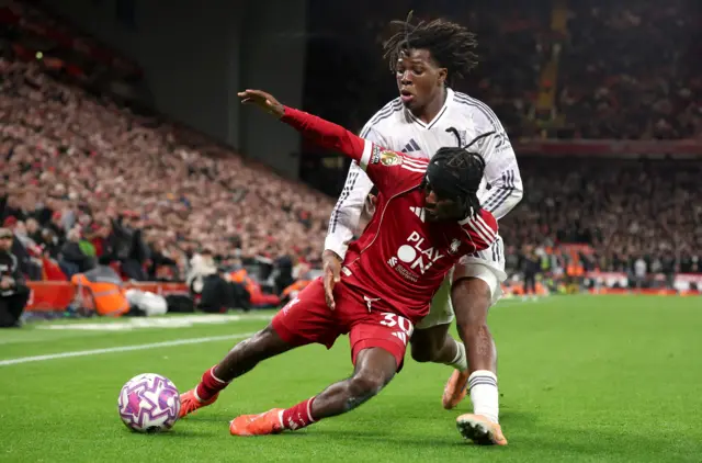 Dorgu tackles Frimpong in the corner