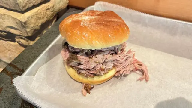 Pulled pork sandwich