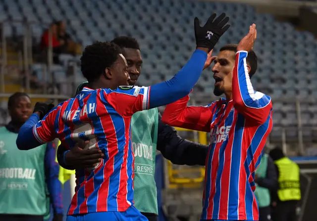 Eddie Nketiah celebrates with teammates