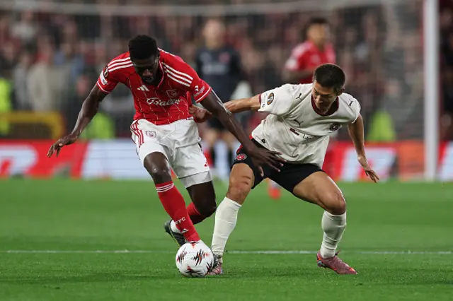 Ibrahim Sangare of Nottingham Forest battles for possession with Cho Gue-Sang
