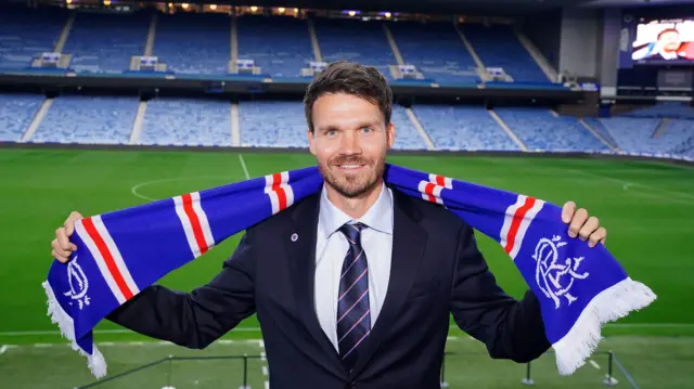 Danny Rohl with scarf