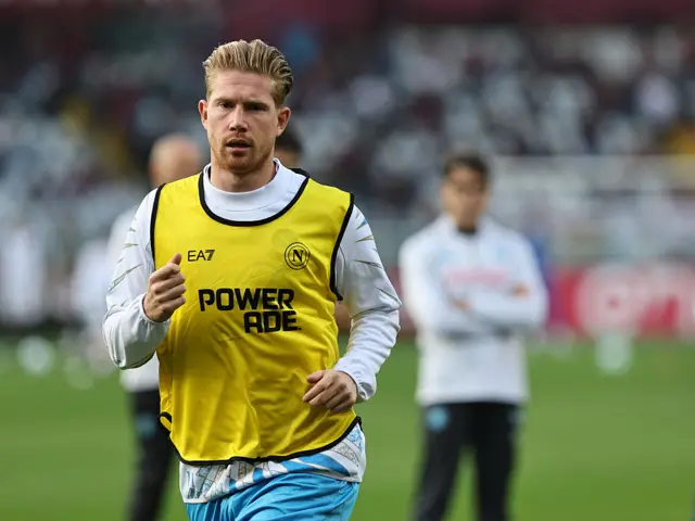 Kevin de Bruyne warming up for Napoli