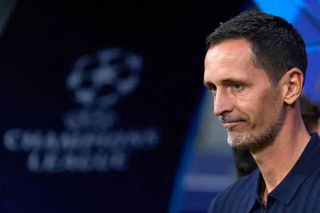 Eintracht Frankfurt head coach Dino Toppmoller