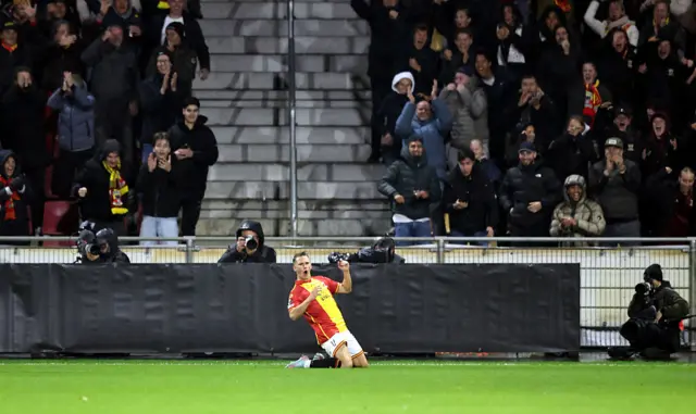 Mathis Suray of Go Ahead Eagles celebrates scoring his team's first goal