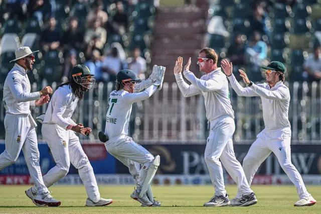 Simon Harmer celebrates wicket