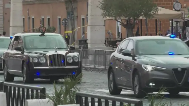 Motorcade arrives