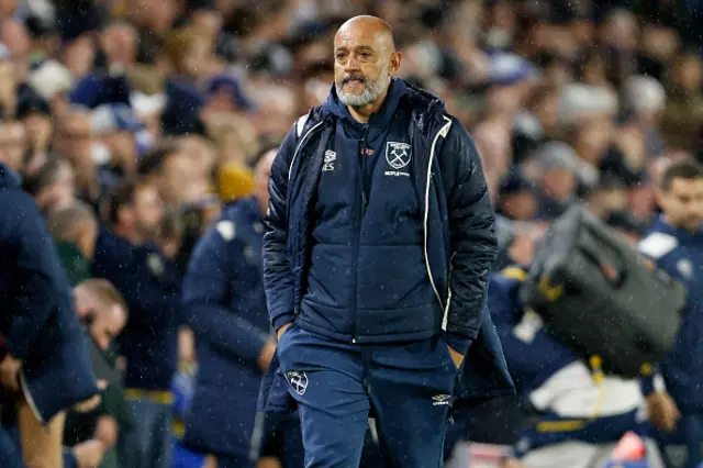 Nuno Espírito Santo, Manager of West Ham United looks dejected
