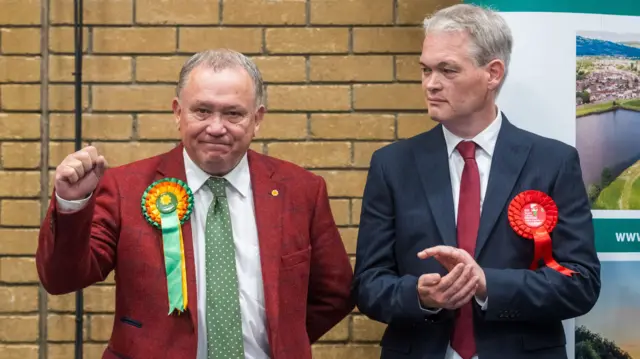 Lindsay Whittle a Tunnicliffe