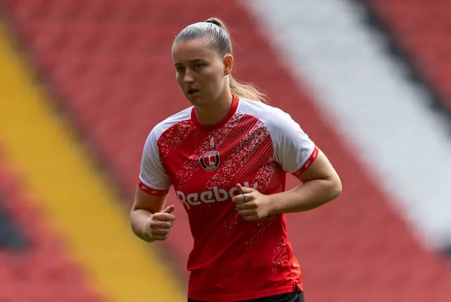 Mia Ross in action for Charlton Athletic